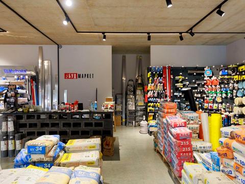 комерційна за адресою Загорська вул., 122