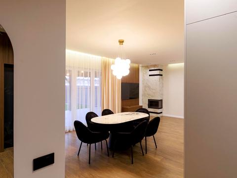 будинок за адресою с. Сторожниця, Малинова, 1