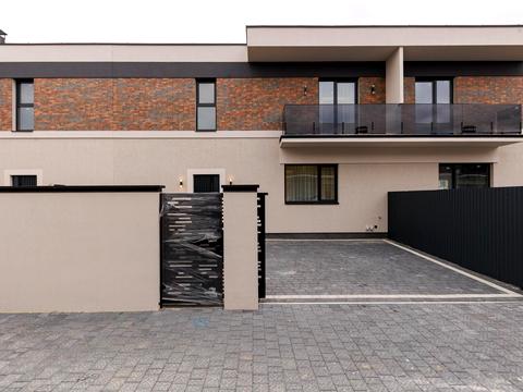 будинок за адресою с. Сторожниця, Малинова, 1