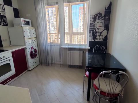 квартира за адресою Бориса Гмирі вул., 12-Б