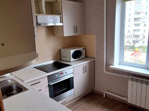 квартира за адресою Анни Ахматової вул., 4