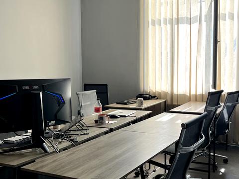 комерційна за адресою Городоцька вул., 8