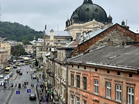 комерційна за адресою Городоцька вул., 8