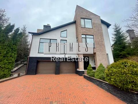 будинок за адресою Вишнева вул., 24