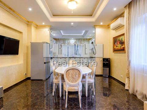 будинок за адресою смт. Козин, Анатолія Солов'яненка вул.