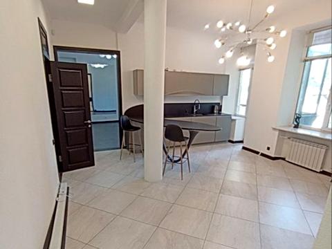 комерційна за адресою Велика Васильківська вул. (Червоноармійська), 43/16