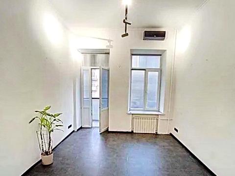 комерційна за адресою Велика Васильківська вул. (Червоноармійська), 43/16