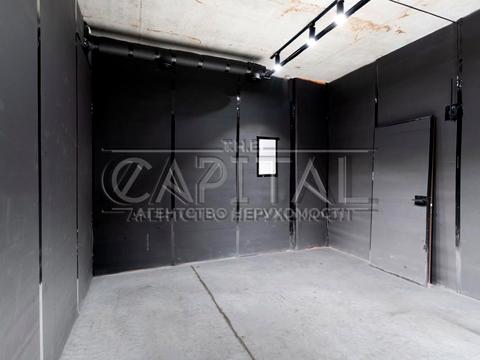 комерційна за адресою Центральна вул., 19