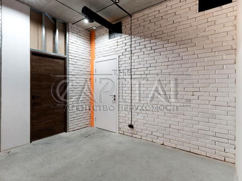 комерційна за адресою Центральна вул., 19