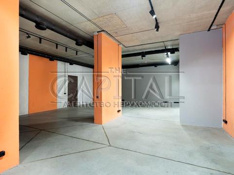 комерційна за адресою Центральна вул., 19