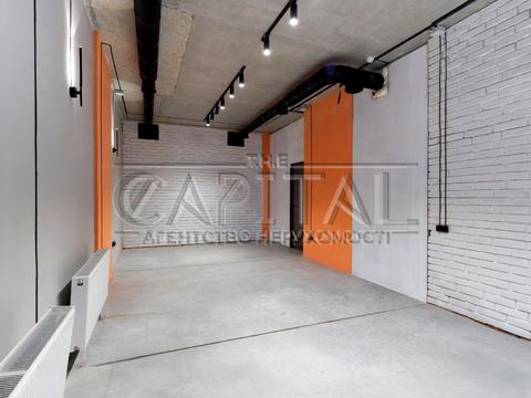 комерційна за адресою Центральна вул., 19