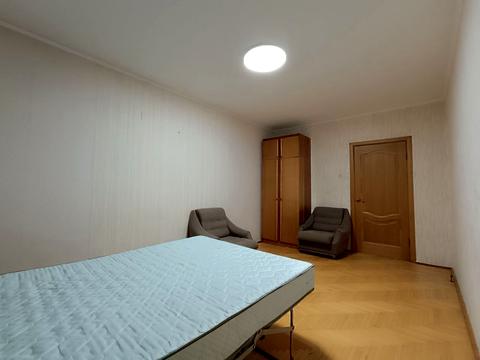 квартира за адресою Володимира Івасюка вул., 32