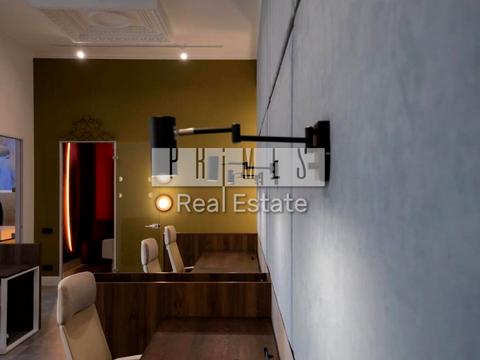 комерційна за адресою Київ, Богдана Хмельницького вул., 32