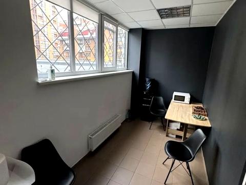 комерційна за адресою Київ, Євгена Коновальця вул. (Щорса), 36Д