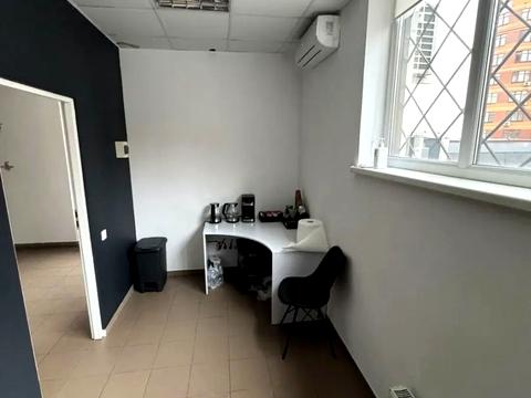 комерційна за адресою Київ, Євгена Коновальця вул. (Щорса), 36Д