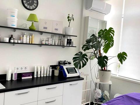 коммерческая по адресу масив Райдужний, 23