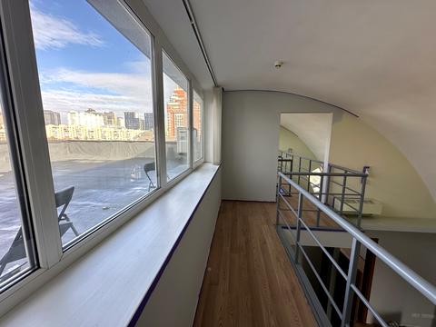 комерційна за адресою Антоновича вул. (Горького), 157