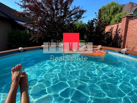 будинок за адресою Квітнева