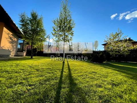 будинок за адресою Квітнева