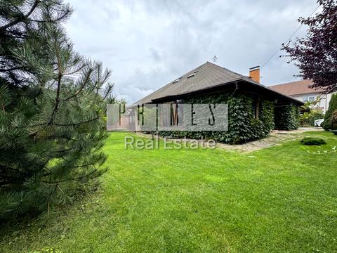 будинок за адресою Квітнева