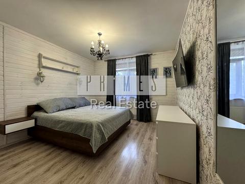 будинок за адресою Квітнева