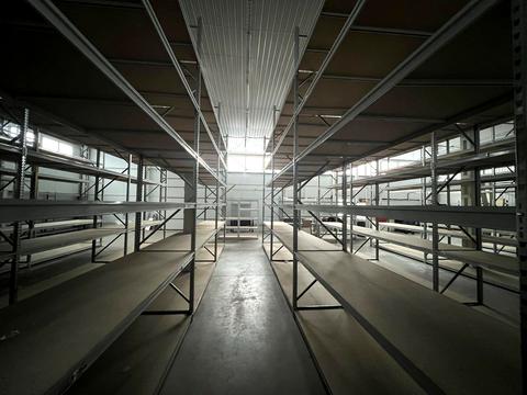 комерційна за адресою Романа Шухевича вул. (Курчатова), 19