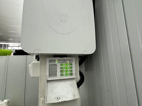 комерційна за адресою Романа Шухевича вул. (Курчатова), 19