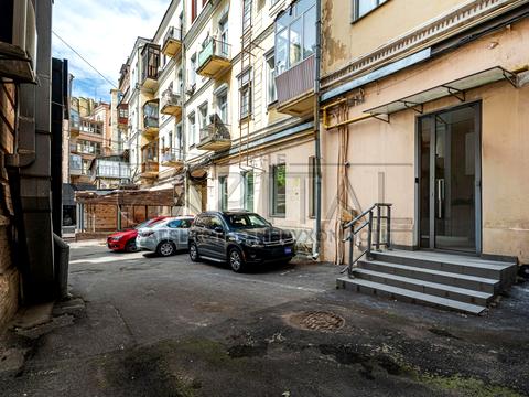 коммерческая по адресу Большая Васильковская ул. (Красноармейская), 23а 