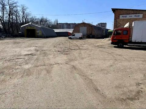 комерційна за адресою Праці просп., 2а