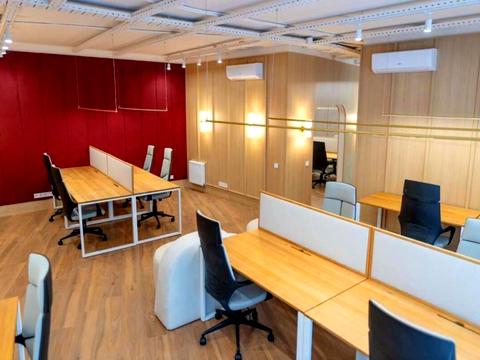 комерційна за адресою Буслівська вул., 12