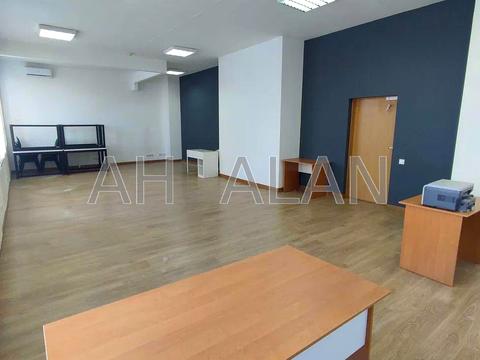 комерційна за адресою Євгена Сверстюка вул. (Марини Раскової), 11