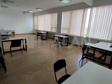 комерційна за адресою Євгена Сверстюка вул. (Марини Раскової), 11