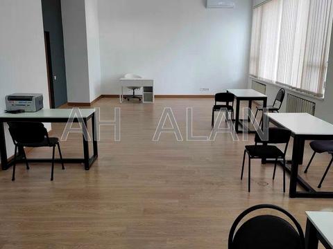 комерційна за адресою Євгена Сверстюка вул. (Марини Раскової), 11