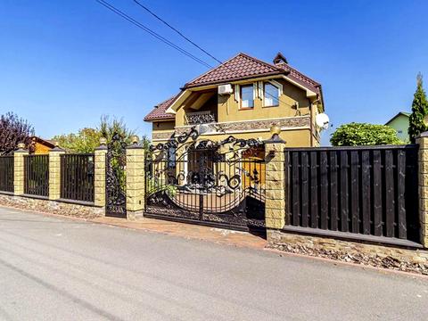 будинок за адресою Космонавтів