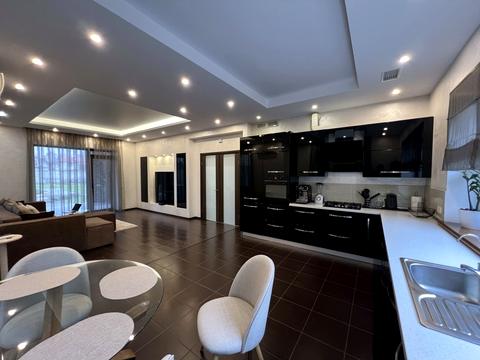 будинок за адресою смт. Обухівка, Строителей