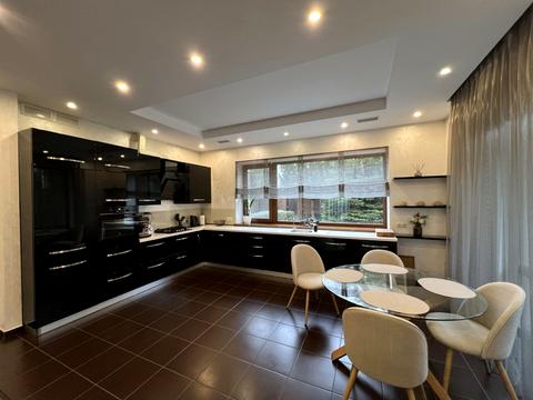 будинок за адресою смт. Обухівка, Строителей