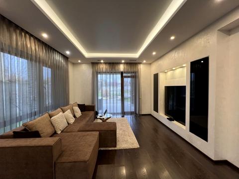 будинок за адресою смт. Обухівка, Строителей