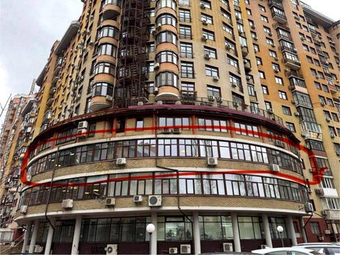 коммерческая по адресу Коновальця Євгена, 32б