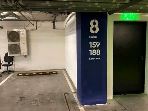 паркомісце за адресою Набережно-Рибальська дорога вул., 9