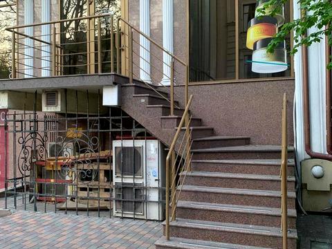 комерційна за адресою Івана Луценка пров., 3/7