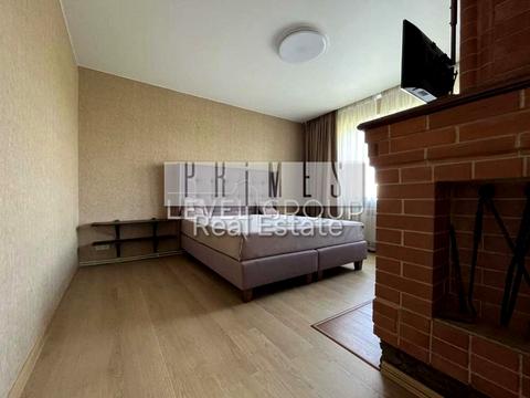 будинок за адресою Гідності вул. (Жертв Революції), 1