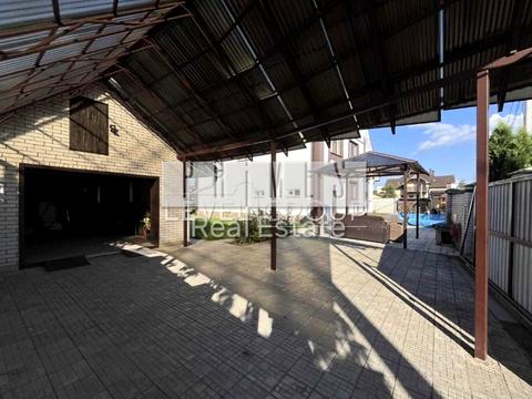 будинок за адресою Гідності вул. (Жертв Революції), 1