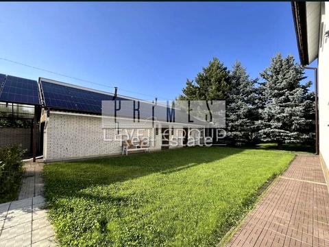 будинок за адресою Гідності вул. (Жертв Революції), 1