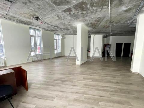 комерційна за адресою Київ, Микільсько-Слобідська вул., 15