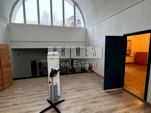 комерційна за адресою Костянтинівська вул., 56