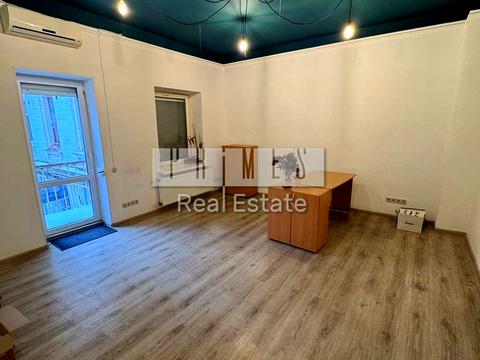 комерційна за адресою Костянтинівська вул., 56