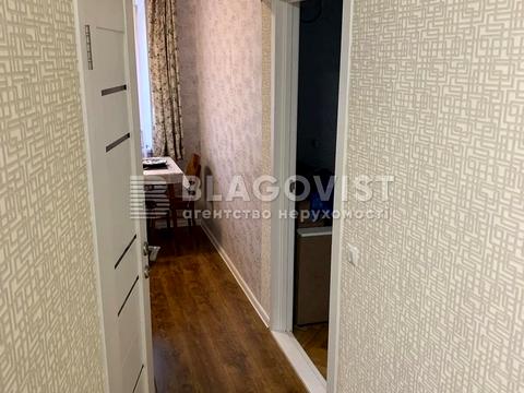 квартира за адресою Київ, Генерала Генадія Воробйова вул. (Курська), 8-А