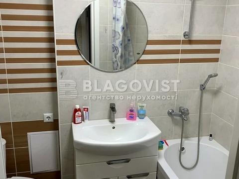 квартира за адресою Київ, Генерала Генадія Воробйова вул. (Курська), 8-А