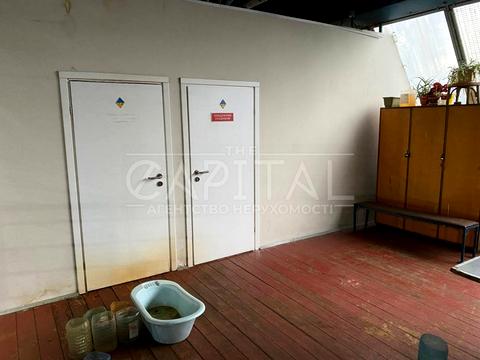 комерційна за адресою Привокзальна вул., 12а