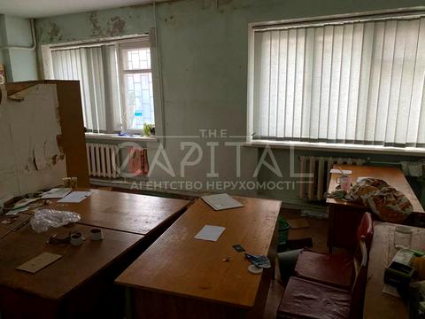 комерційна за адресою Привокзальна вул., 12а